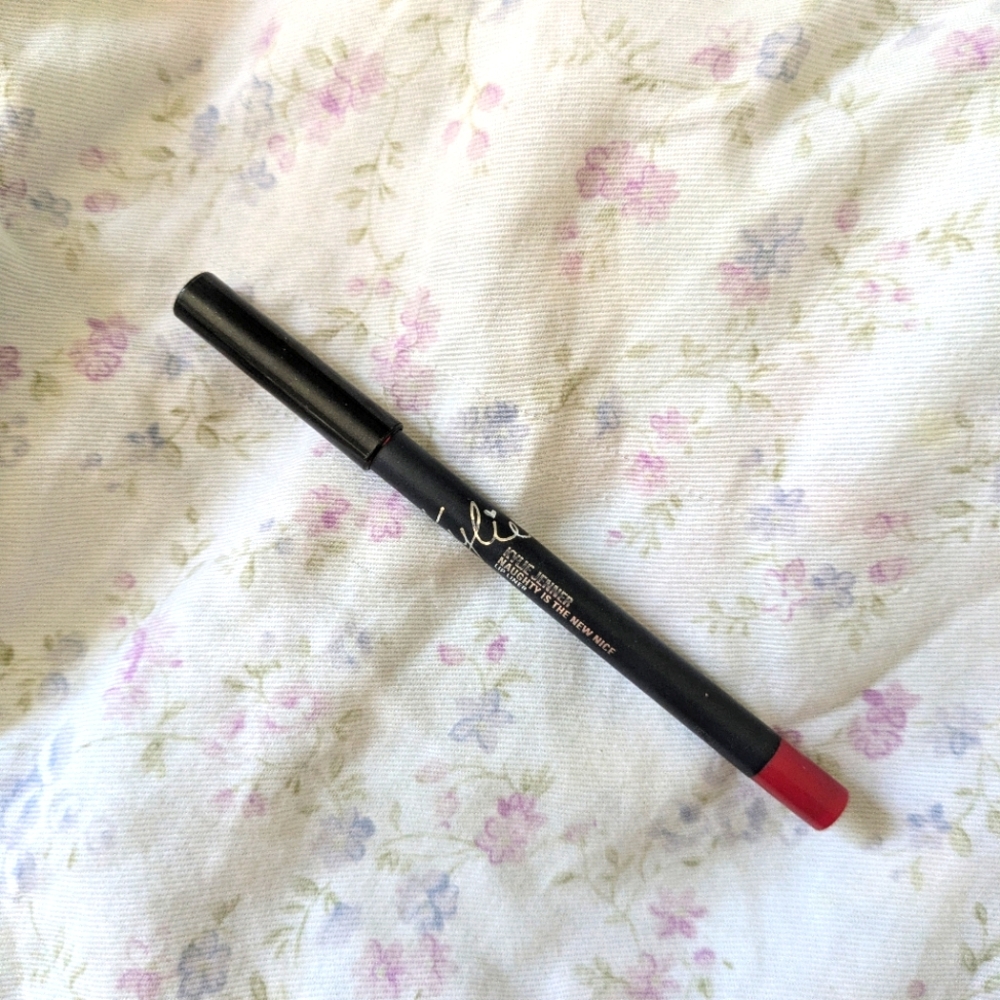 Kylie Cosmetics Naughty Is The New Nice Red Lip Liner